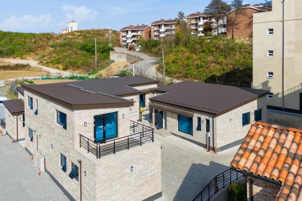 Gangneung Gyeongpo 345 Pool Villa Bagian luar foto